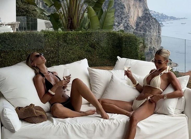 Belle & Ciara